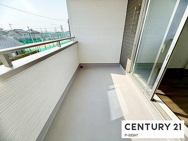 洗濯物は日当たりの良いバルコニーへ!