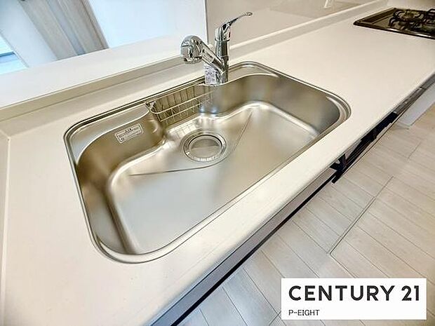 浄水器内蔵型のため、キッチン回りもスリムな印象です!