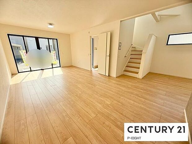 家族の笑い声が聞こえてきそうな、暖かい空間になっています。