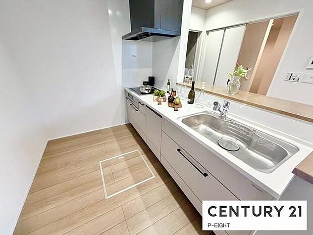 料理をしながらリビングを見渡せるつくりで、料理中も家族との会話がはずみます。