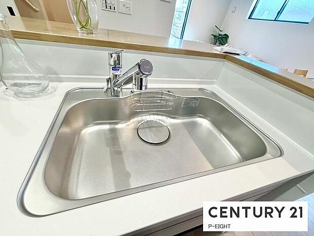 浄水器内蔵型のため、キッチン回りもスリムな印象です!