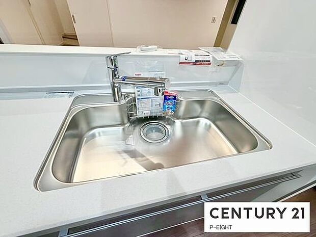 浄水器内蔵型のため、キッチン回りもスリムな印象です！