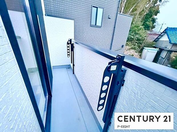 洗濯物は日当たりの良いバルコニーへ！