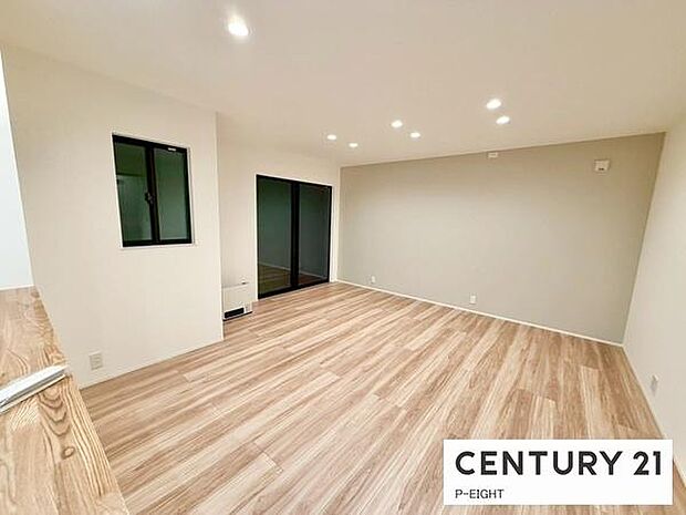 家族の笑い声が聞こえてきそうな、暖かい空間になっています。