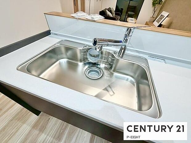 浄水器内蔵型のため、キッチン回りもスリムな印象です!