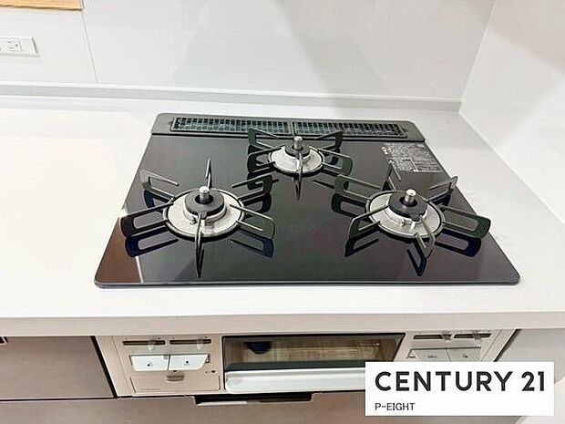 三口コンロで料理もはかどりますね!グリルもあります!