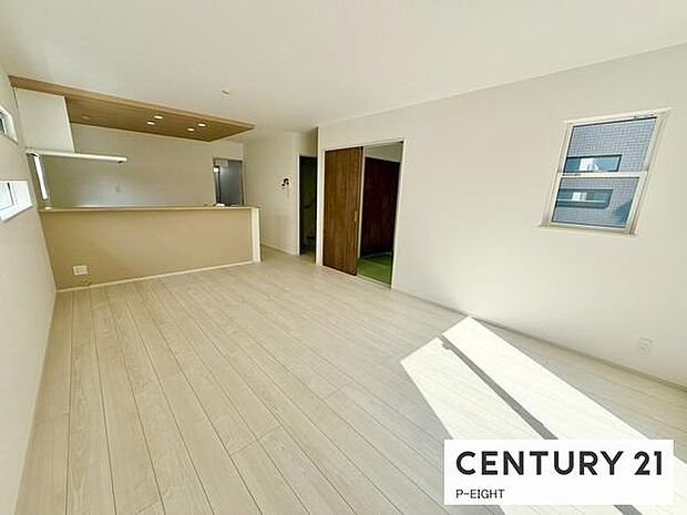 家族の笑い声が聞こえてきそうな、暖かい空間になっています。