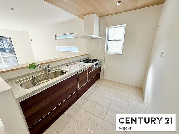 料理をしながらリビングを見渡せるつくりで、料理中も家族との会話がはずみます。