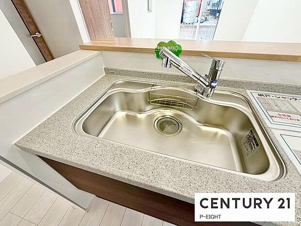 浄水器内蔵型のため、キッチン回りもスリムな印象です!