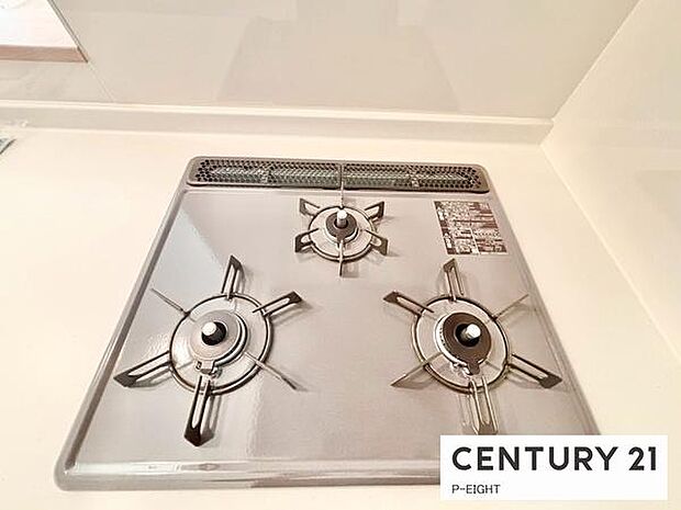 三口コンロで料理もはかどりますね！グリルもあります！