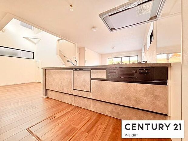 料理をしながらリビングを見渡せるつくりで、料理中も家族との会話がはずみます。