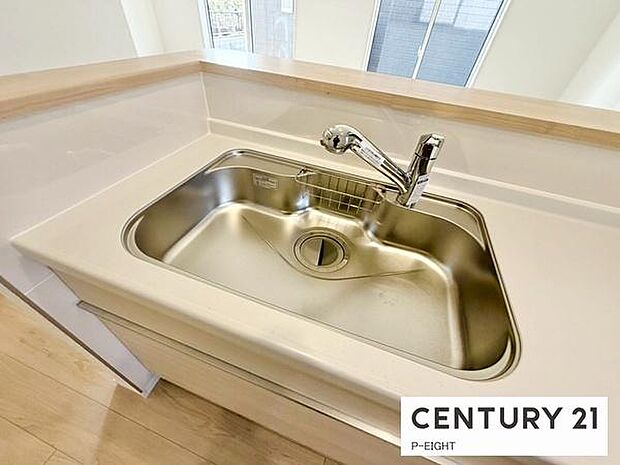 浄水器内蔵型のため、キッチン回りもスリムな印象です!