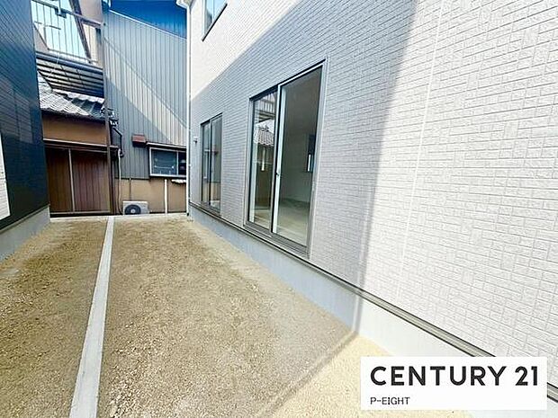 敷地内には自由に使える庭があります!