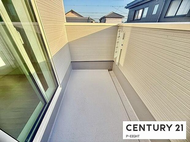 洗濯物は日当たりの良いバルコニーへ！