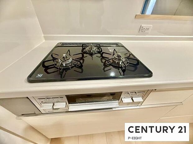 三口コンロで料理もはかどりますね!グリルもあります!