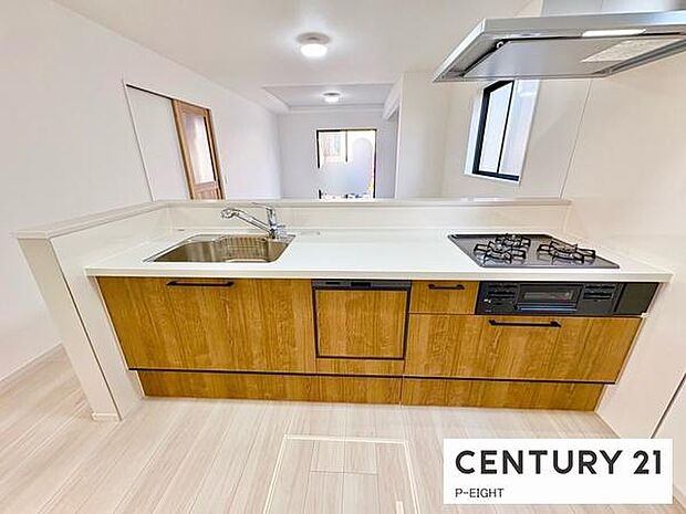 料理をしながらリビングを見渡せるつくりで、料理中も家族との会話がはずみます。