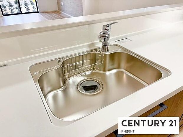 浄水器内蔵型のため、キッチン回りもスリムな印象です!