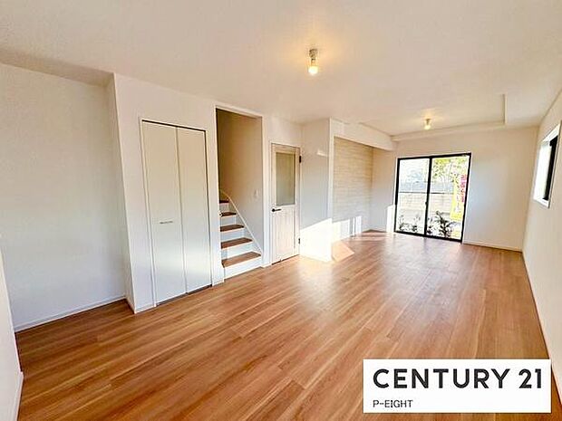 家族の笑い声が聞こえてきそうな、暖かい空間になっています。