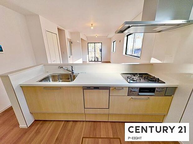 料理をしながらリビングを見渡せるつくりで、料理中も家族との会話がはずみます。