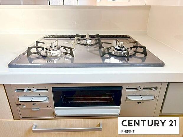 三口コンロで料理もはかどりますね!グリルもあります!