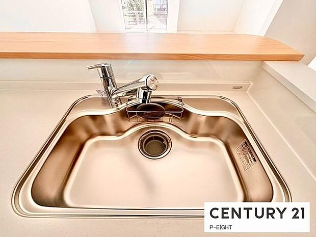 浄水器内蔵型のため、キッチン回りもスリムな印象です!