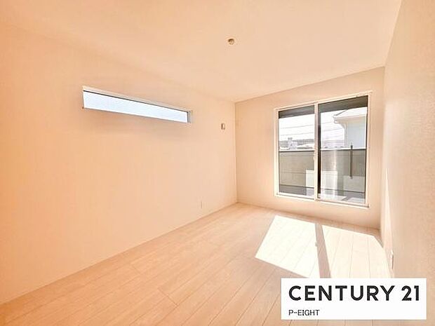 バルコニーに面している明るい洋室です!