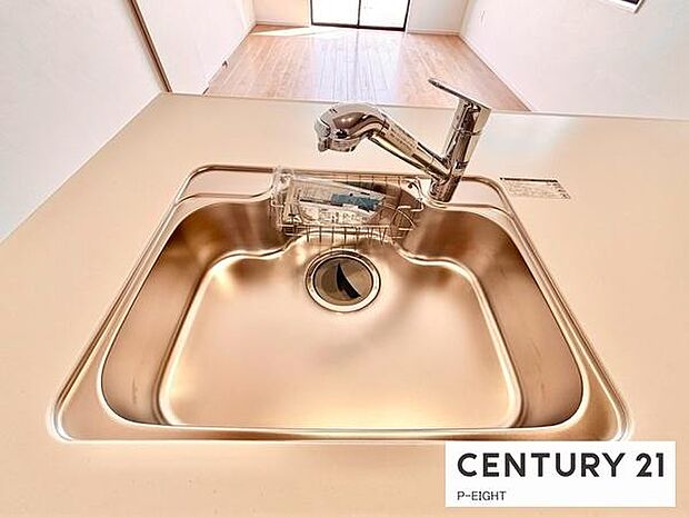 浄水器内蔵型のため、キッチン回りもスリムな印象です!