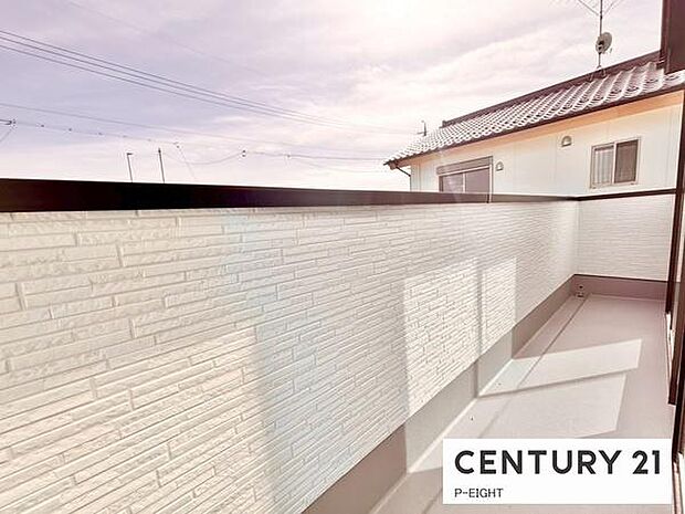 洗濯物は日当たりの良いバルコニーへ!