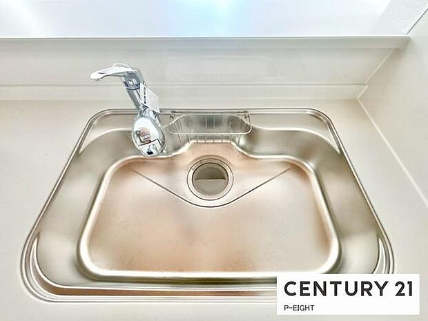 浄水器内蔵型のため、キッチン回りもスリムな印象です！