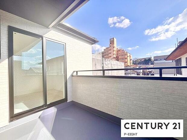 洗濯物は日当たりの良いバルコニーへ！