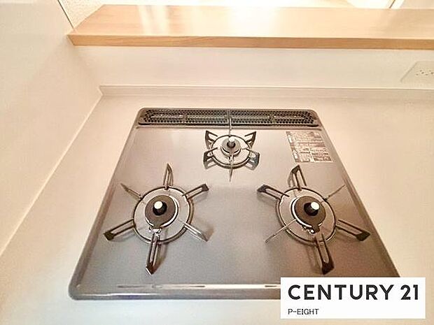 三口コンロで料理もはかどりますね！グリルもあります！