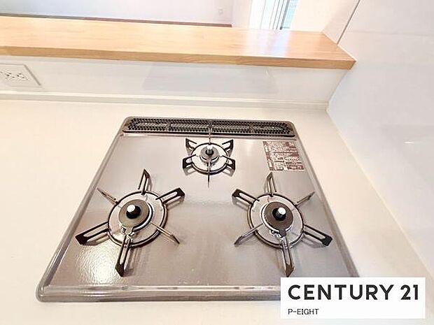 三口コンロで料理もはかどりますね!グリルもあります!