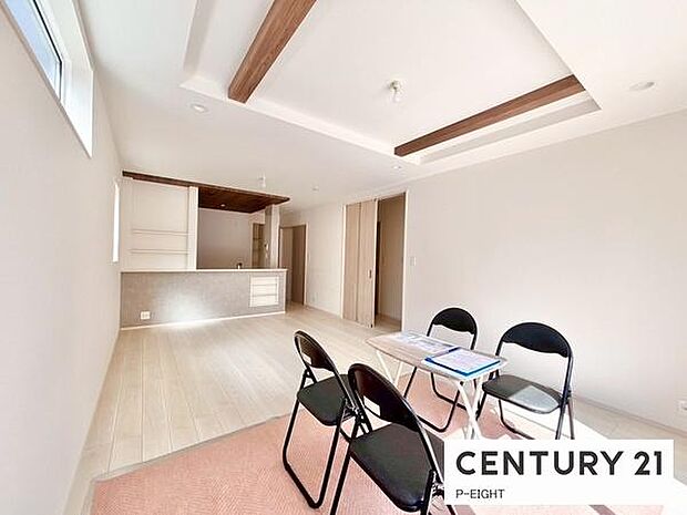 家族の笑い声が聞こえてきそうな、暖かい空間になっています。