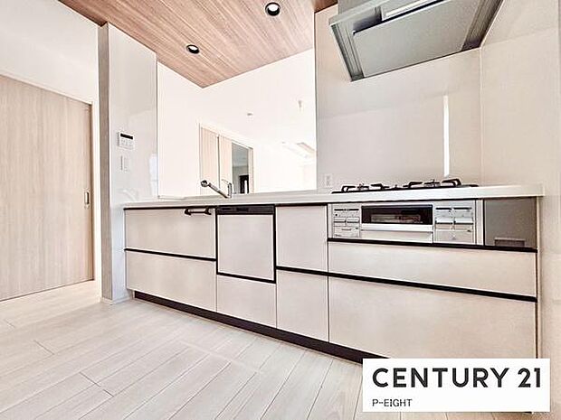 料理をしながらリビングを見渡せるつくりで、料理中も家族との会話がはずみます。