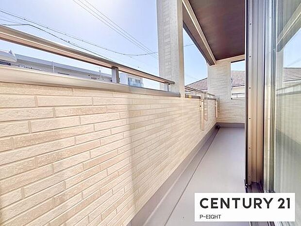 洗濯物は日当たりの良いバルコニーへ!