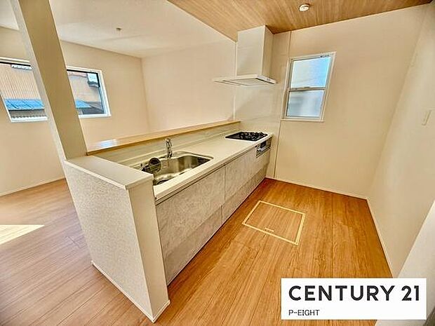 料理をしながらリビングを見渡せるつくりで、料理中も家族との会話がはずみます。