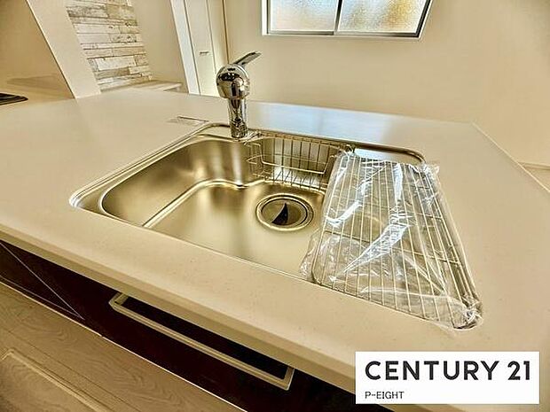 浄水器内蔵型のため、キッチン回りもスリムな印象です！