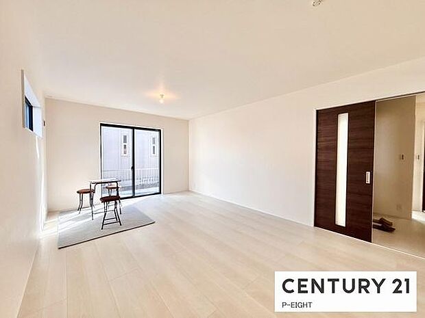 家族の笑い声が聞こえてきそうな、暖かい空間になっています。