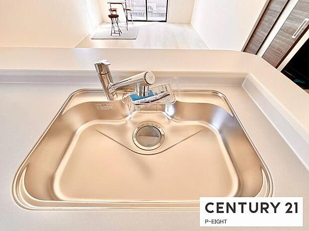 浄水器内蔵型のため、キッチン回りもスリムな印象です！