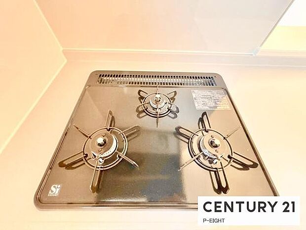 三口コンロで料理もはかどりますね！グリルもあります！