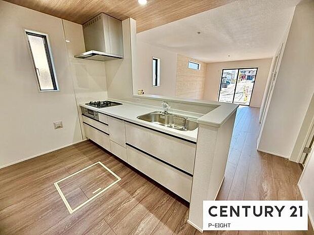 料理をしながらリビングを見渡せるつくりで、料理中も家族との会話がはずみます。