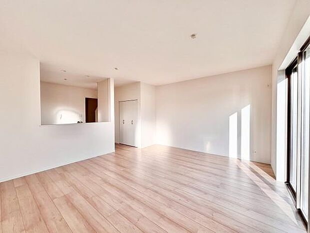 家族の笑い声が聞こえてきそうな、暖かい空間になっています。