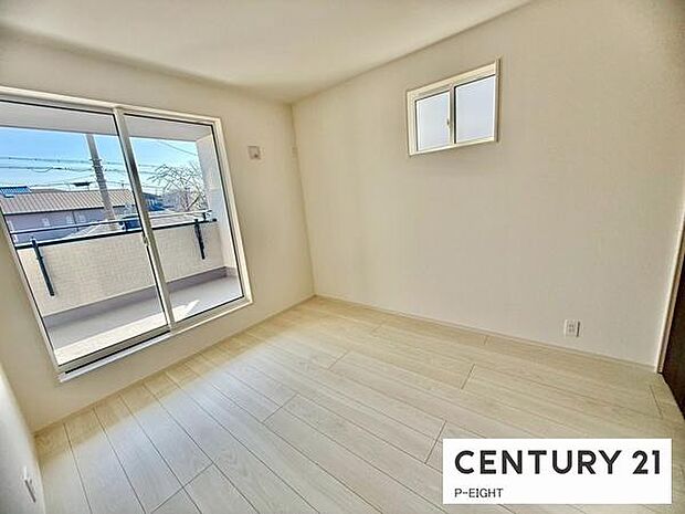 バルコニーに面している明るい洋室です!