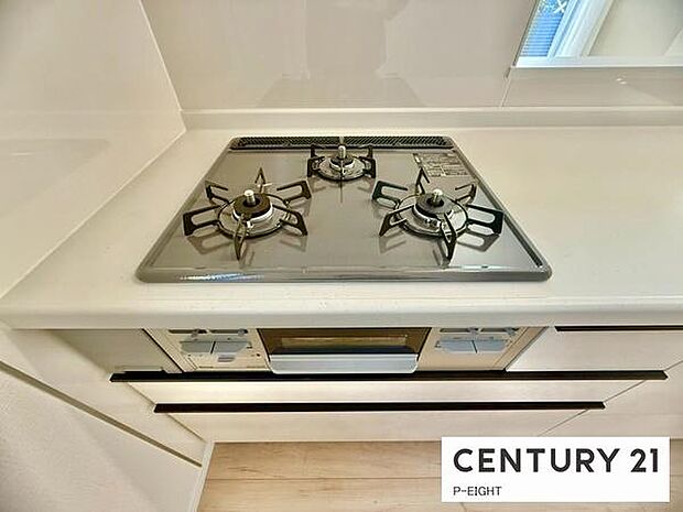 三口コンロで料理もはかどりますね!グリルもあります!