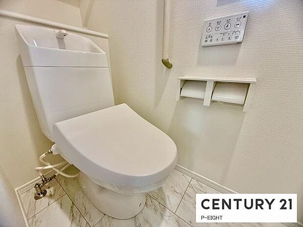 ウォシュレット付きの暖房便座で快適です!