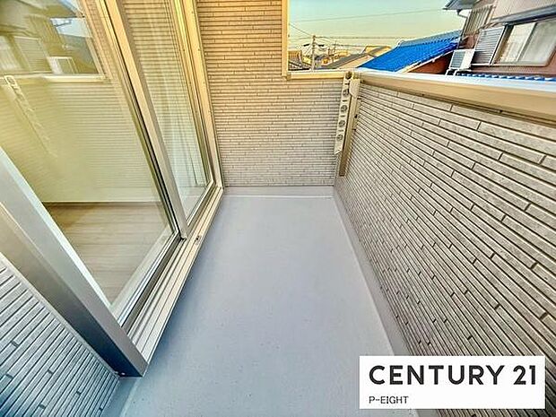 洗濯物は日当たりの良いバルコニーへ!