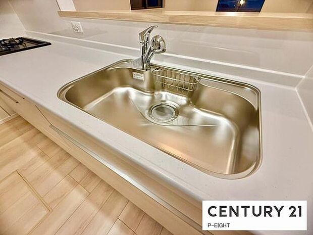 浄水器内蔵型のため、キッチン回りもスリムな印象です!