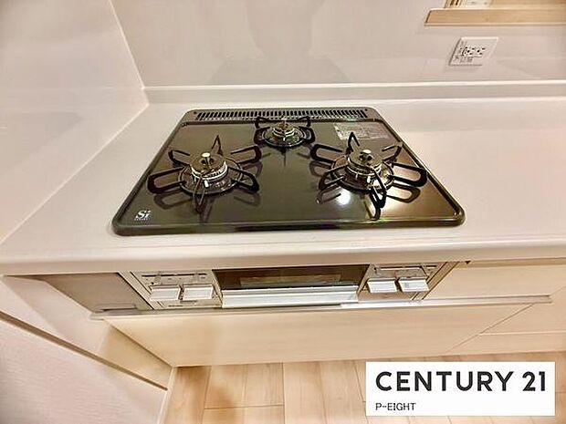 三口コンロで料理もはかどりますね!グリルもあります!