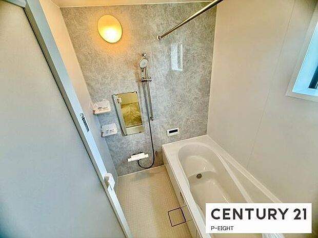 一坪サイズのお風呂で毎日の疲れを癒してください。