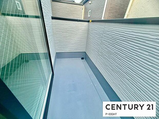 洗濯物は日当たりの良いバルコニーへ！